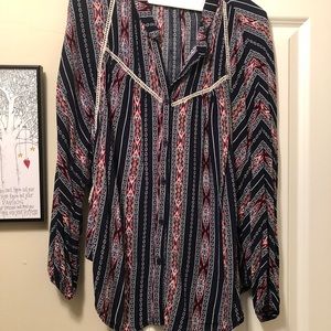 Midi-sleeve fun top.